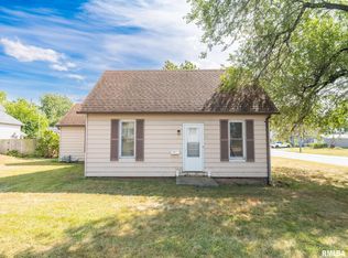 1402 Catherine St, Pekin, IL 61554
