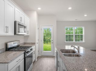 139 Starlight St, Sanford, NC 27330