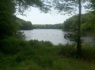 195 Alpine Lake Rd, Henryville, PA 18332