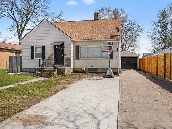 402 Patterson Ave, Bay City, MI 48706