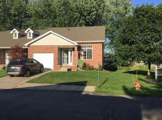 1104 Eastoak St, Fenton, MI