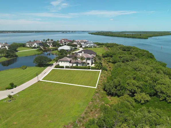 9220 E Marsh Island Dr, Vero Beach, FL 32963