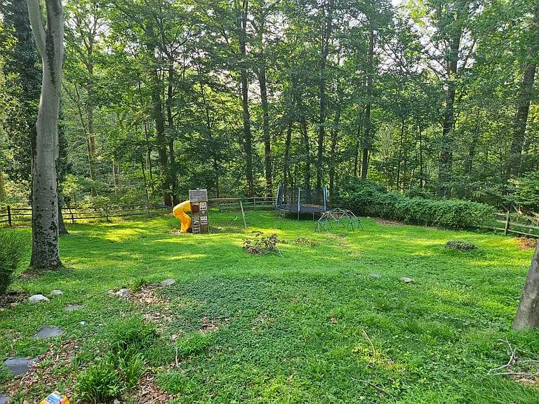400 Marple Rd — Photo 24