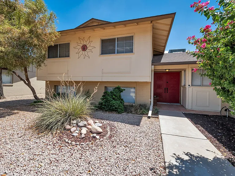 1633 E La Jolla Dr — Photo 12