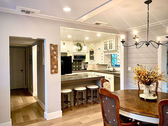 5th image of 326 Kepner Dr NE