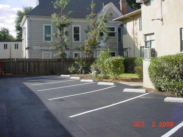2330 Capitol Ave — Photo 11