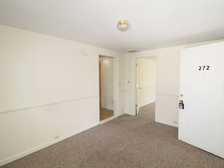 272 W Bruce St — Photo 7