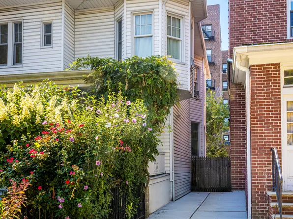 200 Fenimore Street image 2 of 22