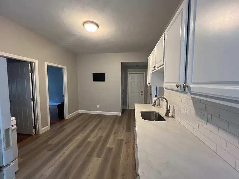 182 Cottage St #202 — Photo 3