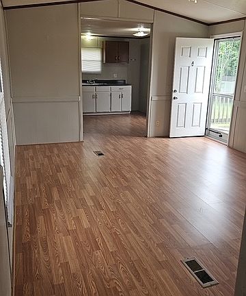 3rd image of 3399 Julia Ct