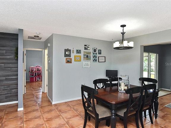 5th image of 273 Dorchester Dr