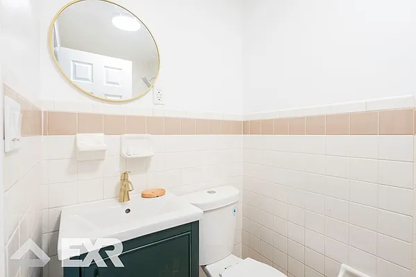 Rented by EXR | media 12