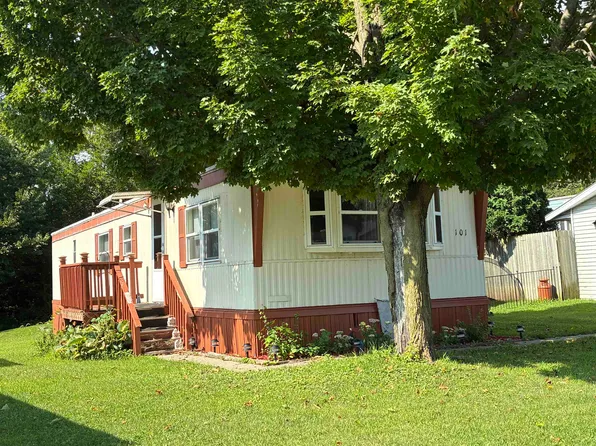 101 Falling Creek Cir Unit 101, Janesville, WI 53548