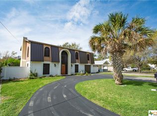 199 Spyglass Rd, Mcqueeney, TX 78123
