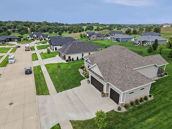 3rd image of 6741 Prairie View Ct