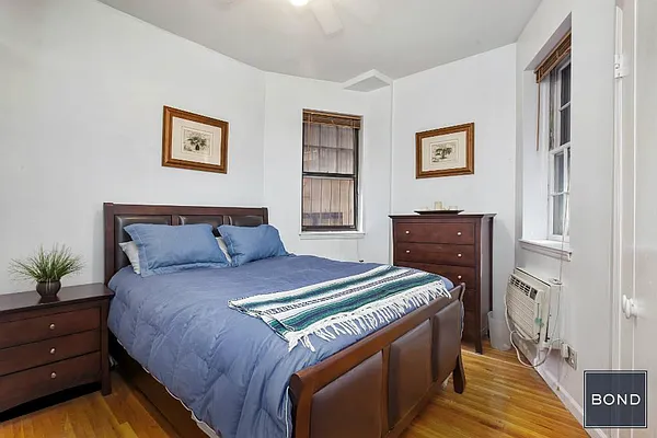 Sold by Bond New York | media 9