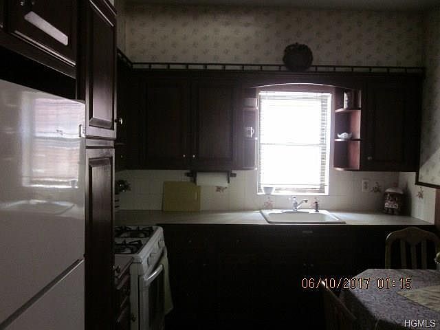 2nd image of 2404 Eastchester Rd