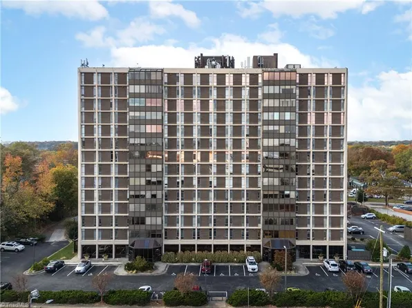 1101 N Elm St Unit 904, Greensboro, NC 27401