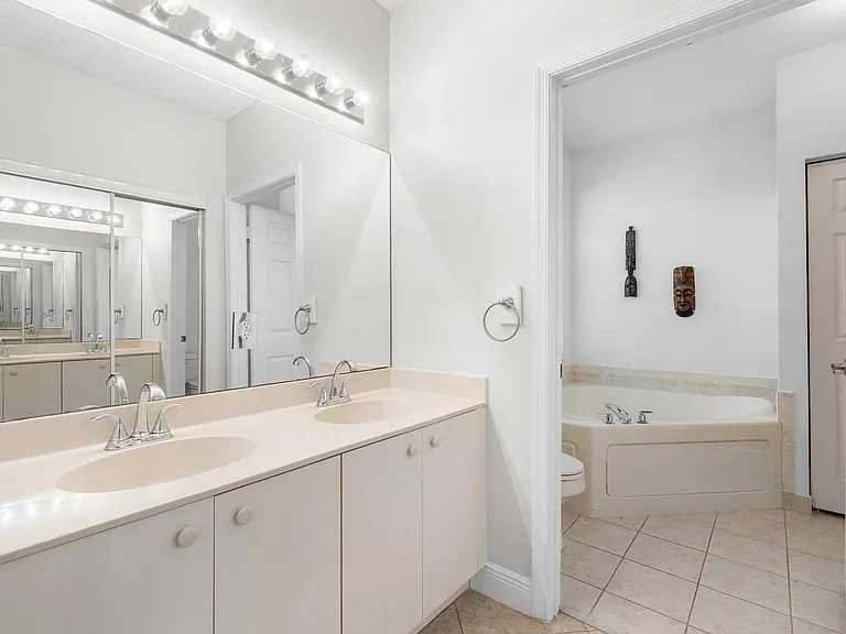 2473 S Coral Trace Cir — Photo 14