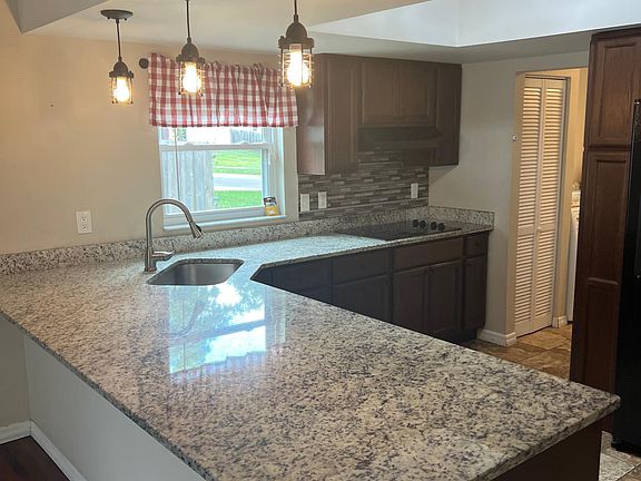 2nd image of 4408 Willowrun Ln