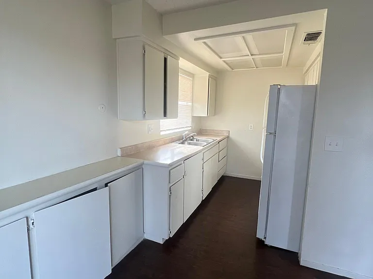 3317 N Pleasant Ave #201 — Photo 6