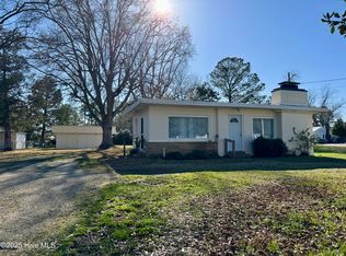 2105 Old Cherry Point Rd, New Bern, NC 28560