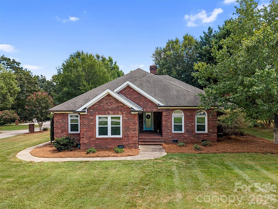 1st image of 412 Shadydale Ct