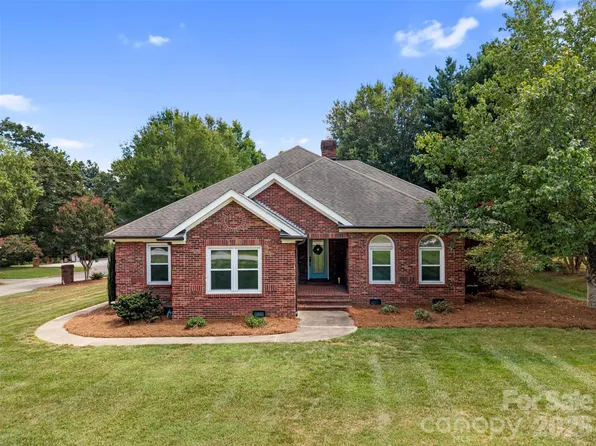 412 Shadydale Ct, Fort Mill, SC 29708