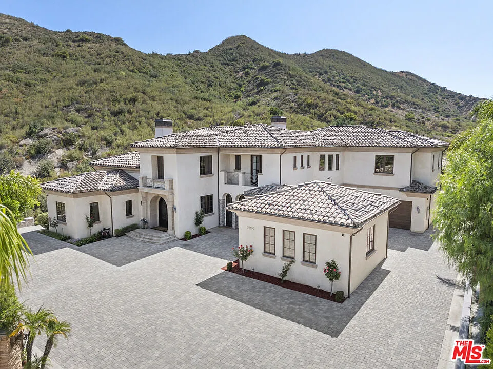 5 bed, 8.0 bath, 7095 sqft, $35,000 — Photo 2