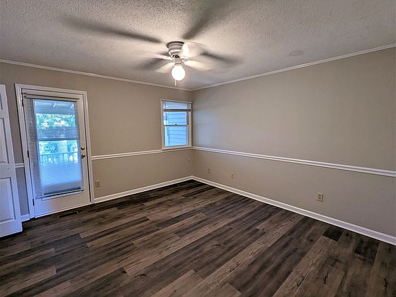 5th image of 502 Forest Dr APT A