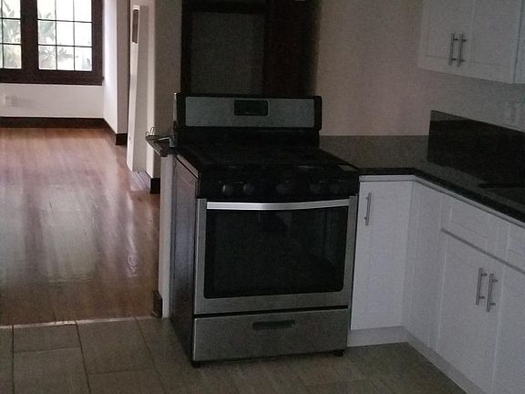 3rd image of 7944 Fountain Ave