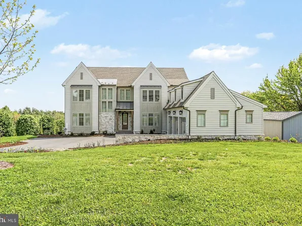 1 Strawberry Ln, Lititz, PA 17543
