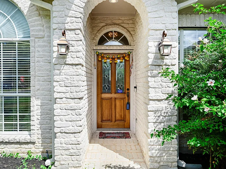 6006 Barletta Dr — Photo 4