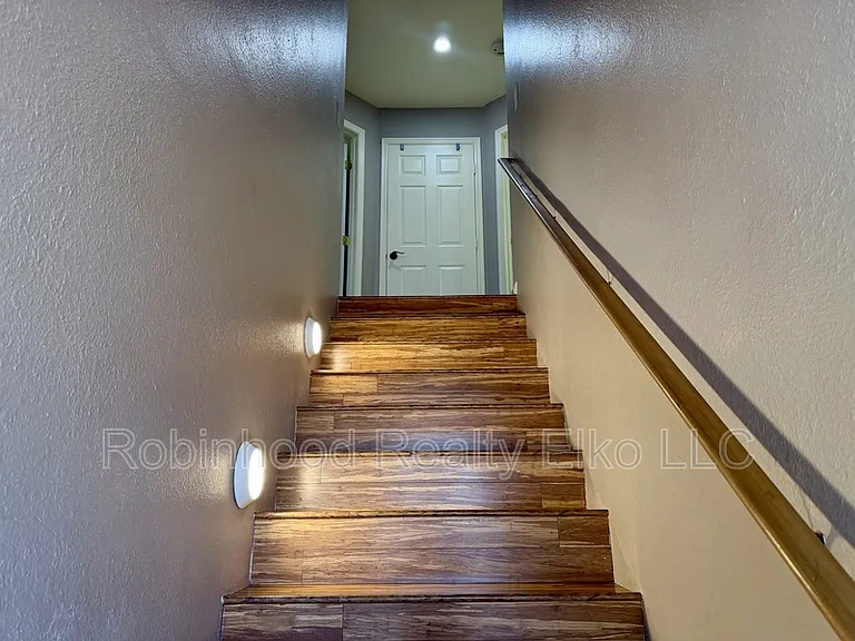 187 B St — Photo 20