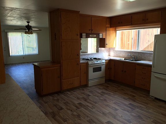 3rd image of 214 Altivo Ave