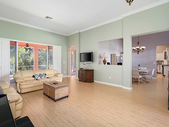 5th image of 7762 Grand Oak Cir