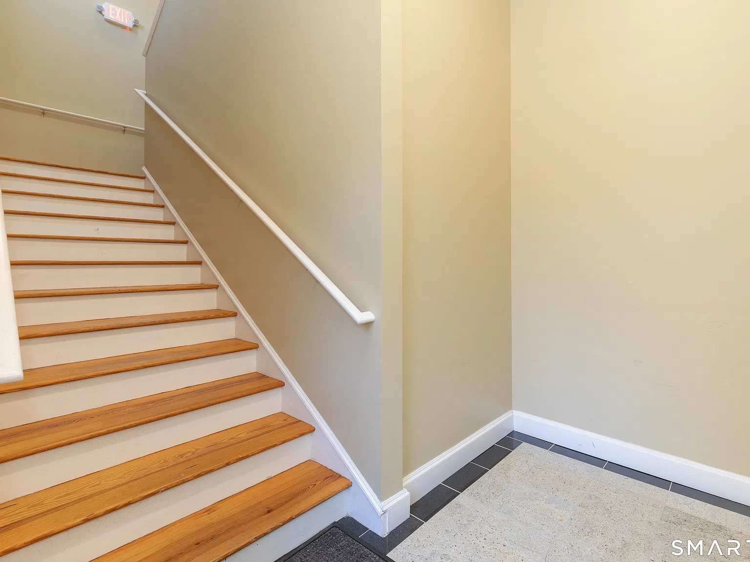 2 bed, 2.0 bath, 1700 sqft, $3,350 — Photo 4