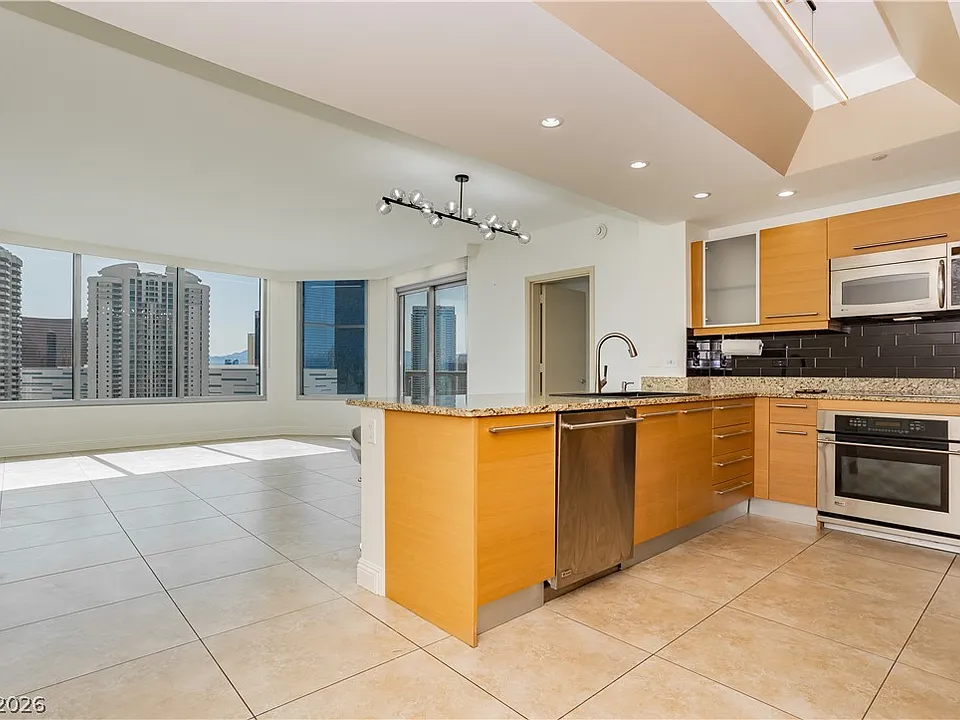 222 Karen Ave #2301