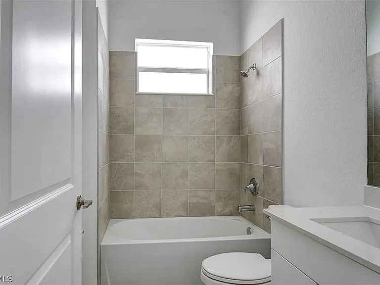 7796 Lakes Edge Ln — Photo 7