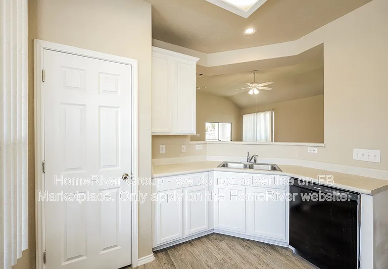 6763 Biscay Bay — Photo 8