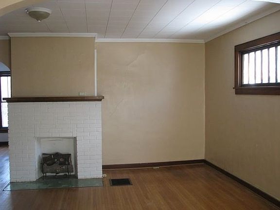 4th image of 928 Lincoln Ave