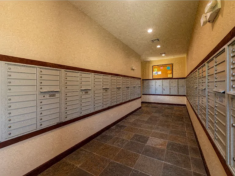 Oak Park Trails Mail Area