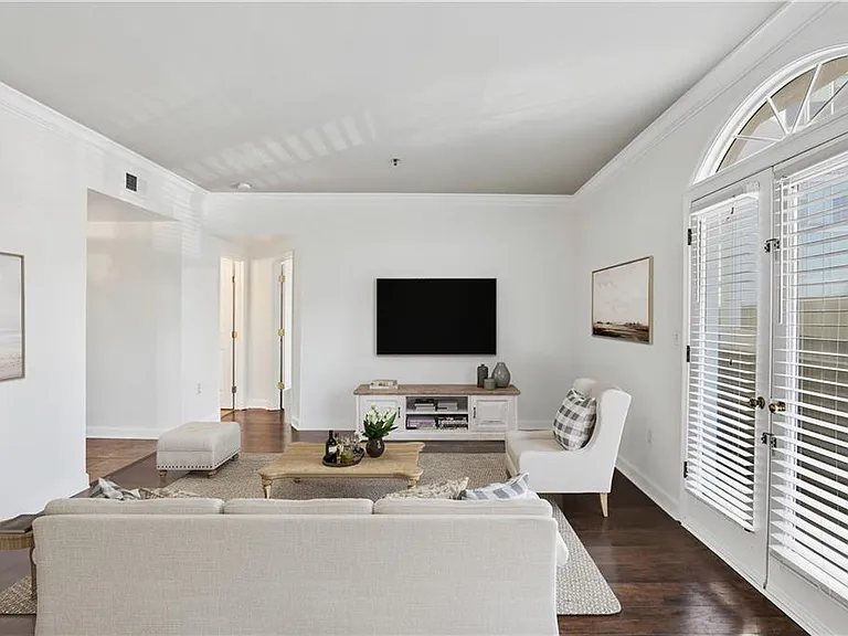 2161 Peachtree Rd NE #205 — Photo 3