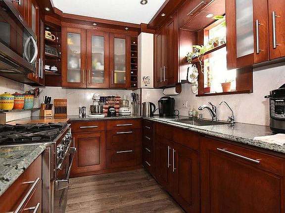 3rd image of 80-23 235th St