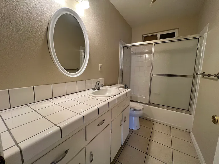 273 Staples Ave — Photo 11