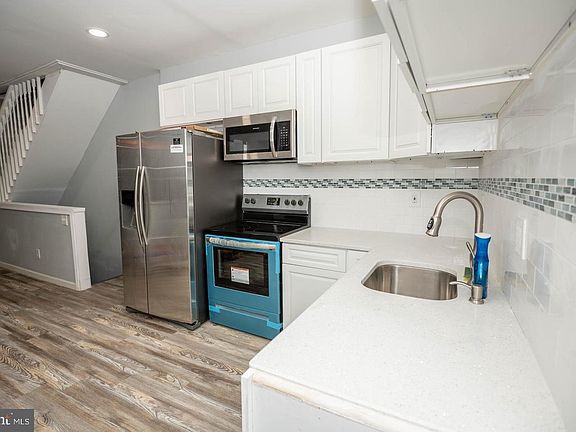 3rd image of 13 W 27th St