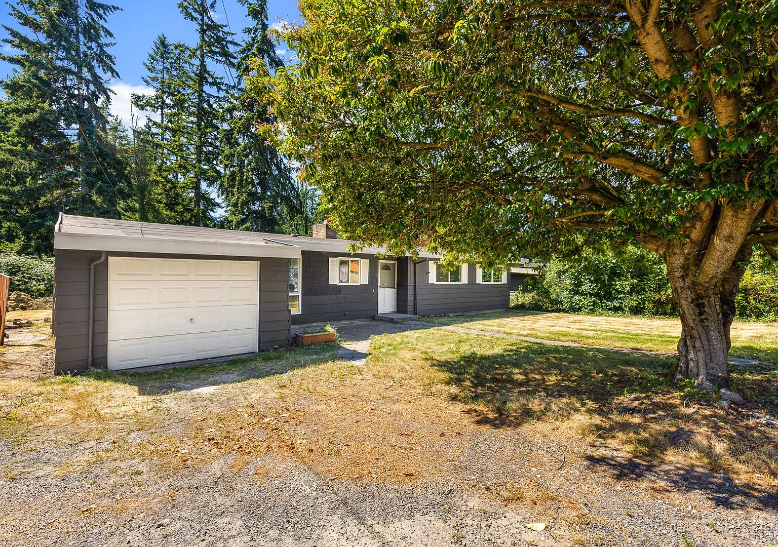 3 Bedroom Rambler with Ideal Commuting Location in Lynnwood — Photo 2