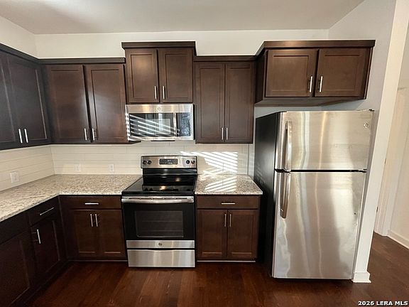 5th image of 1146 N Olive St