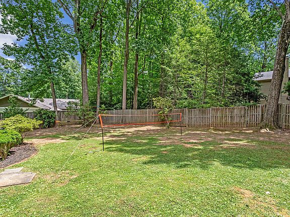 3rd image of 11117 Whisperwood Ln