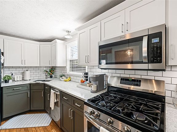 4th image of 8376 Bernice Dr